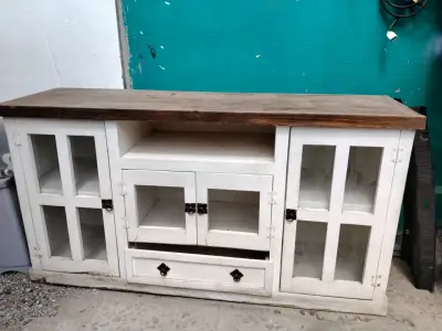 Mueble  de madera blanco con puertas de vid - miniatura 2