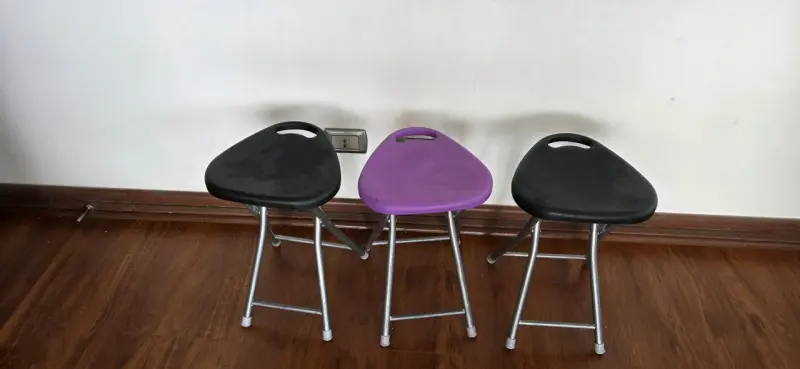 Set de 3 taburetes plegables de colores - 1