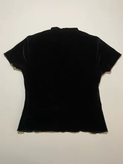 Polera negra con texto 'Just Me & You' - miniatura 2