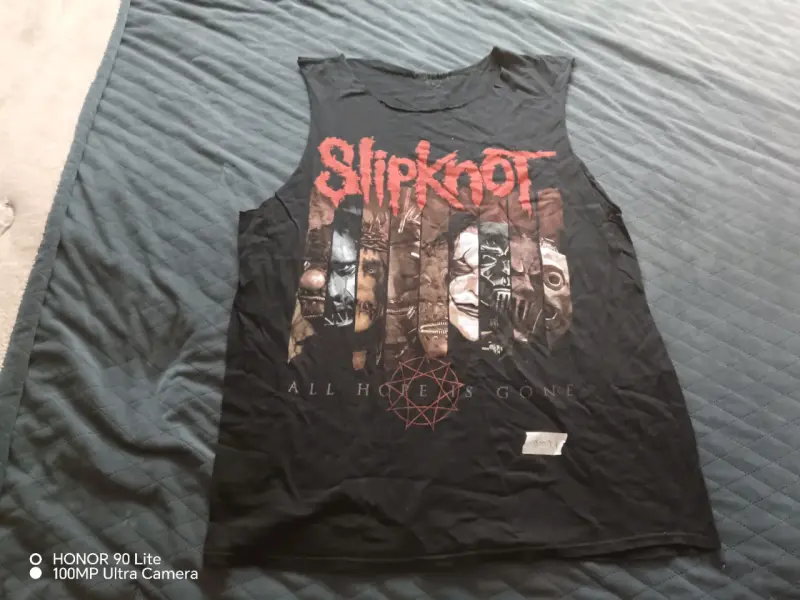 Polera sin mangas Slipknot negra con diseño - 1