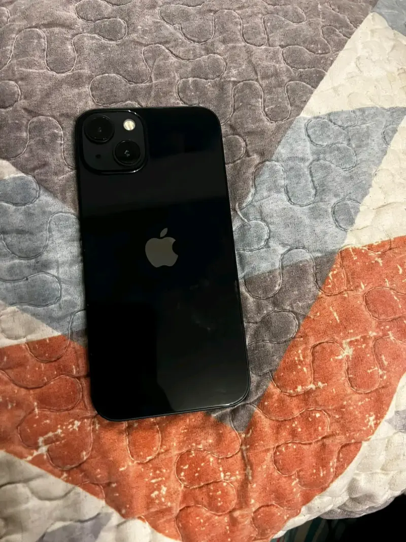 iPhone 13 en excelente estado con caja original - 4