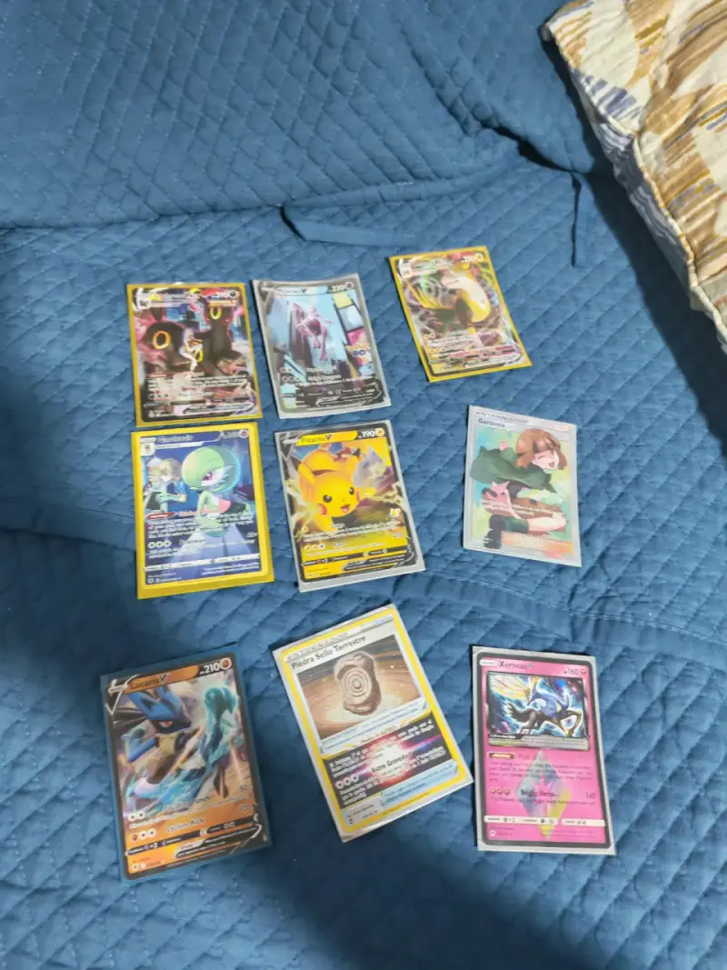 Lote de cartas Pokémon variadas