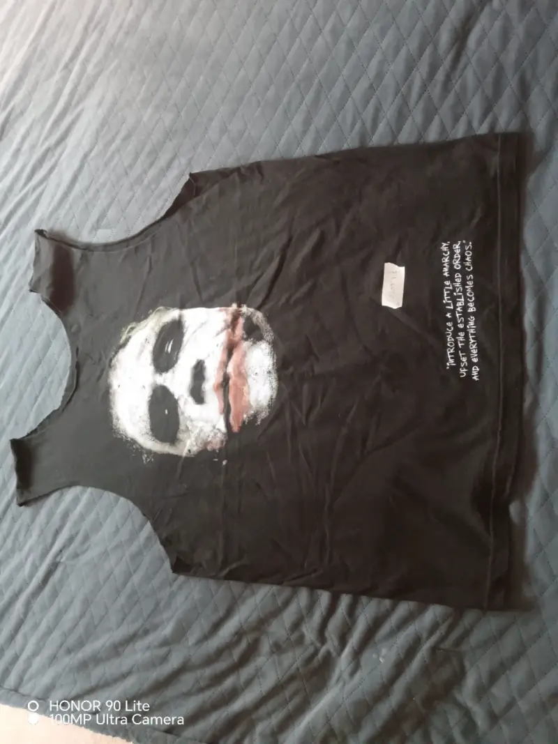 Polera sin mangas con diseño de Joker