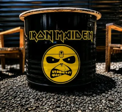 Set de muebles reciclados de barriles con logos de marcas - miniatura 1