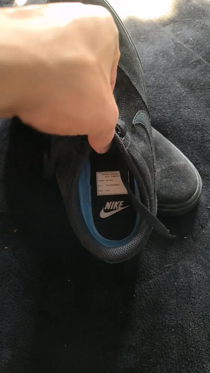 Zapatillas deportivas negras Nike en buen estado - 3