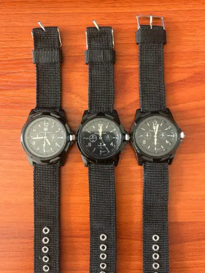 Relojes de pulsera negros estilo militar - miniatura 1