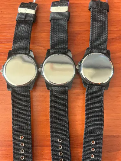 Relojes de pulsera negros estilo militar - miniatura 3