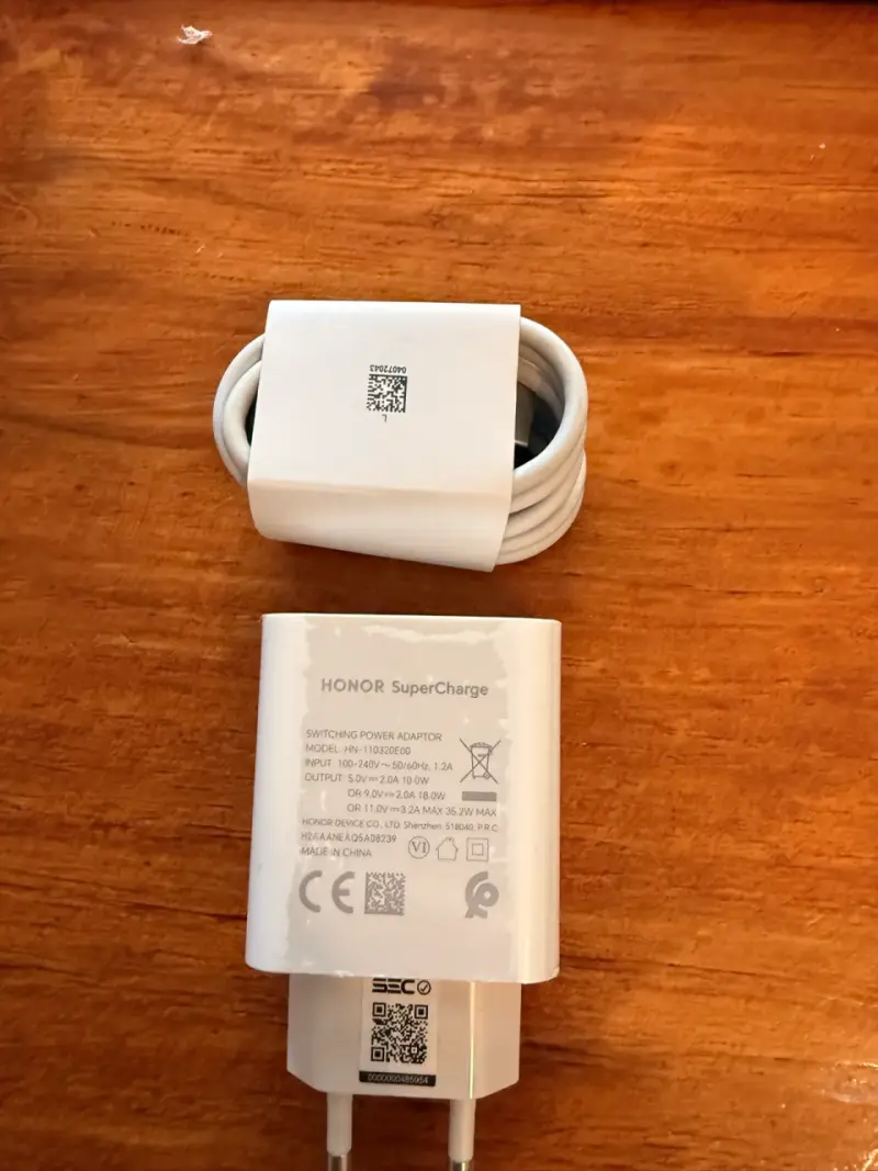 Cargador Honor SuperCharge con cable USB