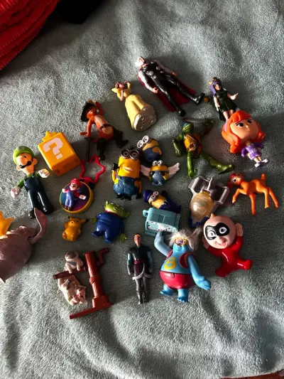 Lote de figuras - miniatura 1