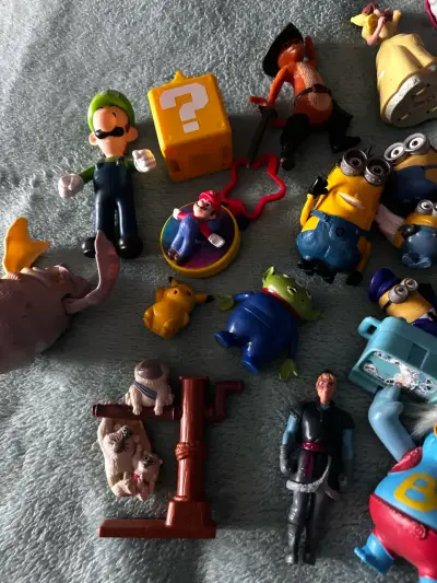 Lote de figuras - miniatura 2