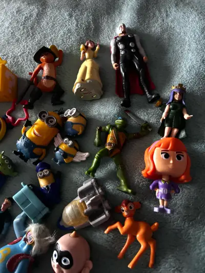 Lote de figuras - miniatura 3