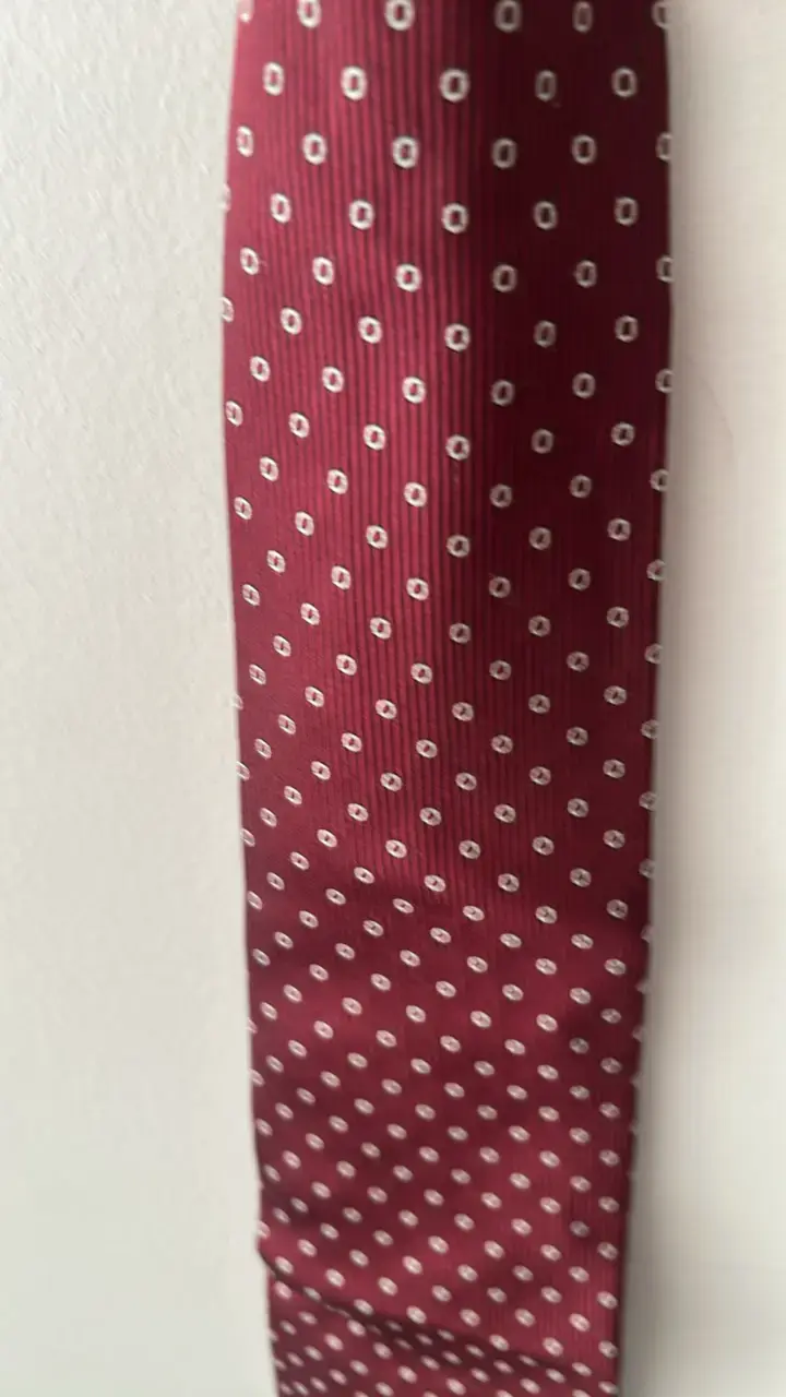 Corbata de seda roja con diseño de puntos - 2