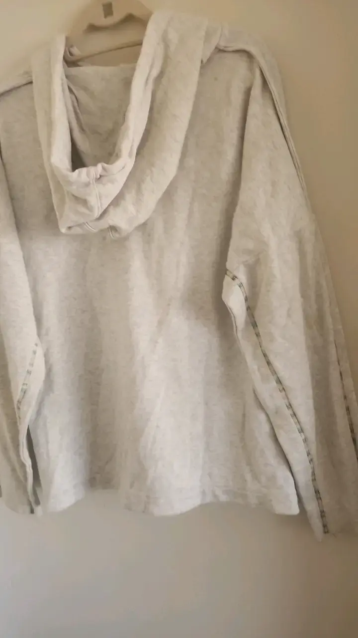 Polerón Nike gris con capucha y cierre - 2