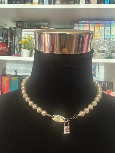 Collar de perlas con dije de candado anime nana - miniatura 1