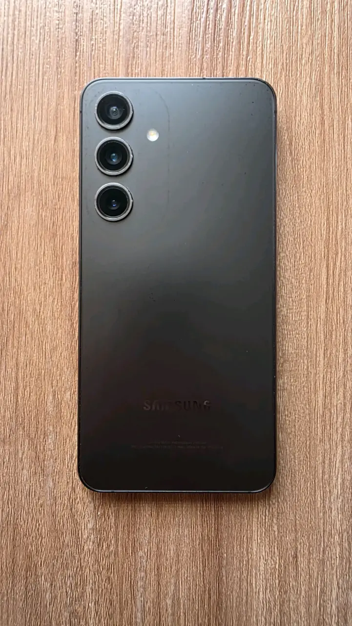 Samsung Galaxy S24 128g poco uso - 3