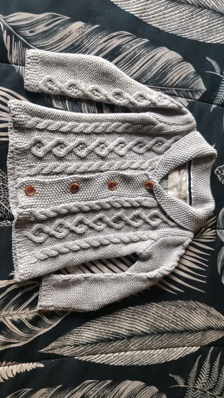 Chaleco de lana gris para niño con botones - 2