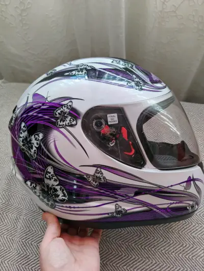 Casco de moto MT con diseño de mariposas - miniatura 5