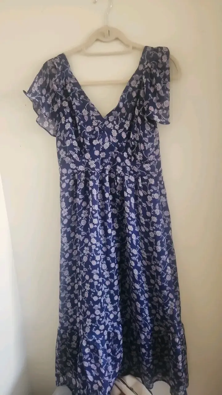 Vestido floral azul MNG con volantes - 1