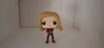 Figura Funko Pop Captain Marvel 459 - miniatura 1