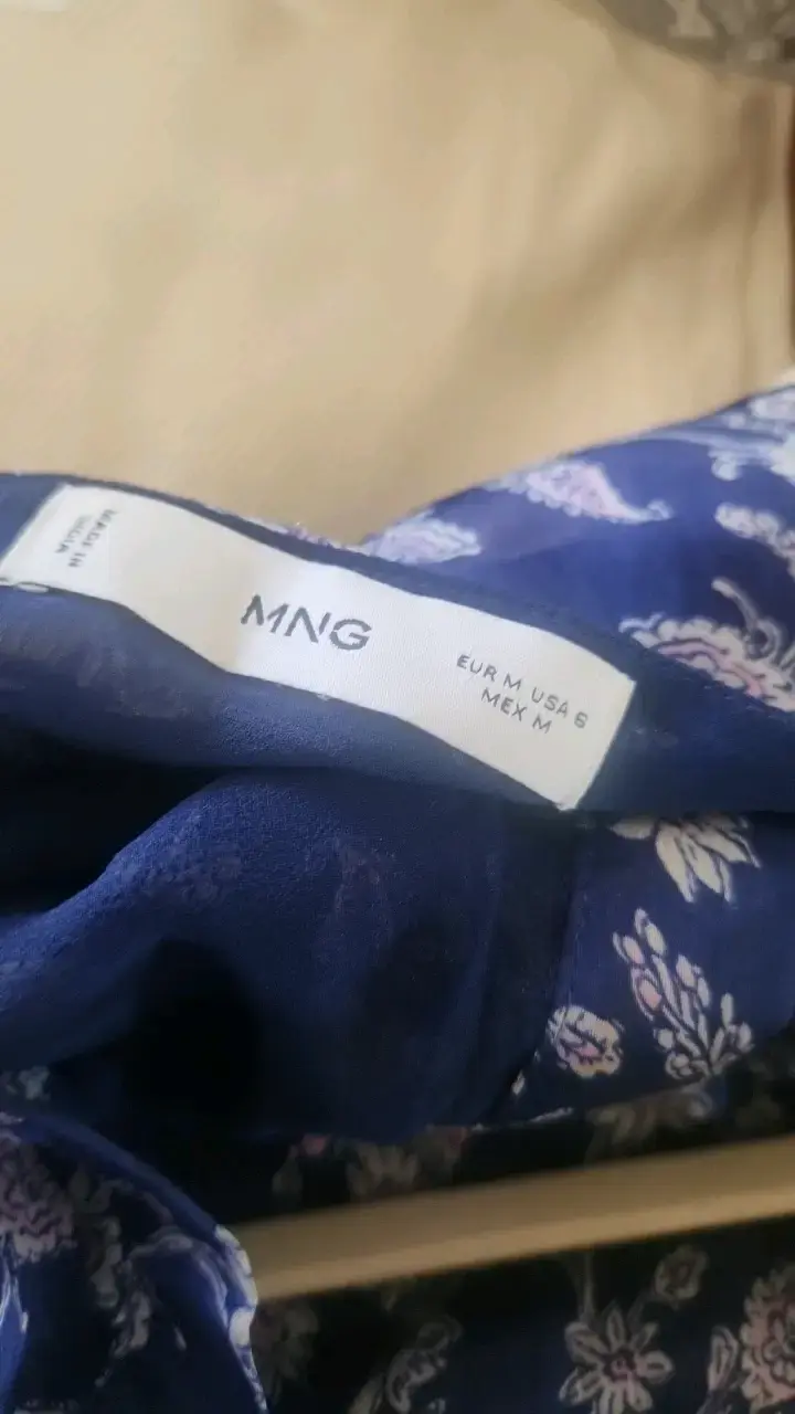Vestido floral azul MNG con volantes - 3