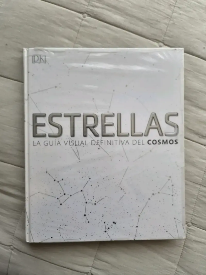 Libro 'Estrellas: La Guía Visual del Cosmos' - 1