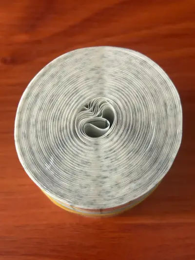 Rollo de cinta adhesiva médica transparente - miniatura 4