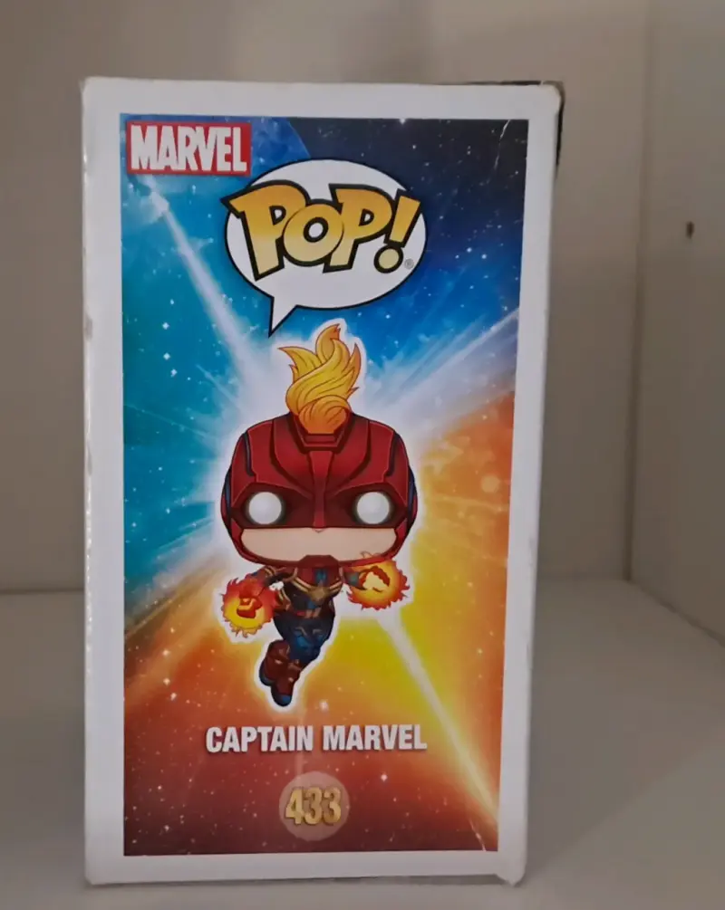 Funko Pop Captain Marvel 433 Brillante - 3
