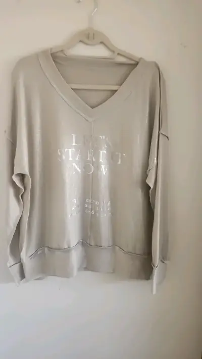 Polerón beige con estampado frontal - miniatura 1