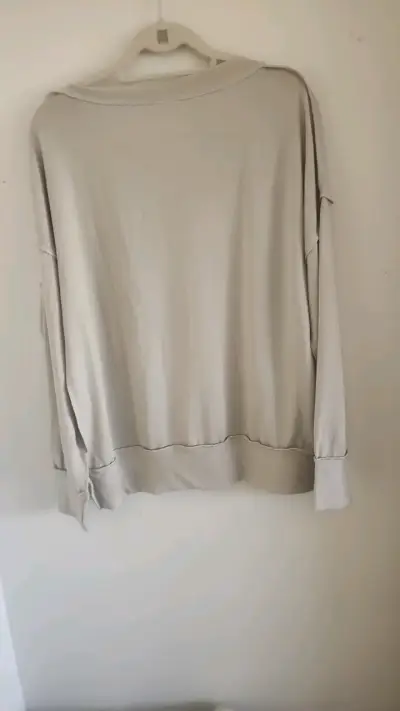 Polerón beige con estampado frontal - miniatura 2
