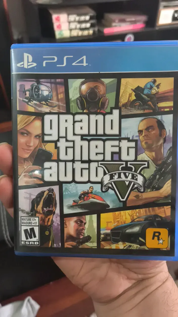 Juego PS4 Grand Theft Auto V en buen estado - 1