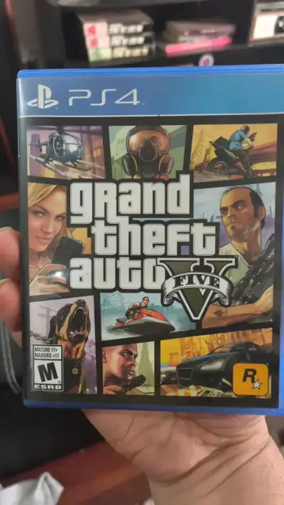 Juego PS4 Grand Theft Auto V en buen estado - miniatura 1
