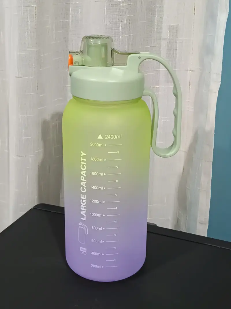 Botella de agua grande 2400ml con asa