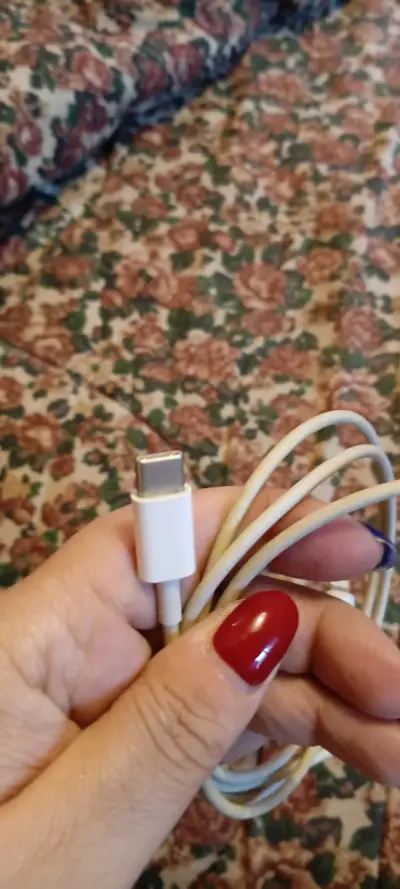 Cable USB-C a Lightning para iPhone - miniatura 2