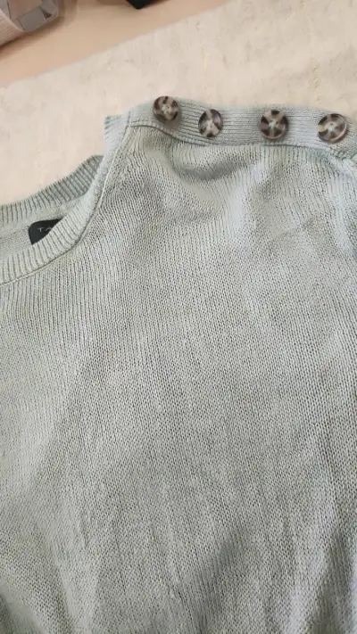 Suéter de lino verde agua claro con botones Tahari - miniatura 6