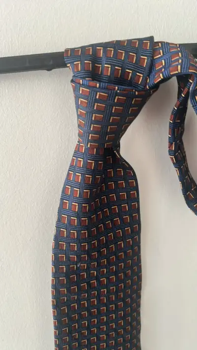 Corbata Nautica azul con diseño geométrico - miniatura 2