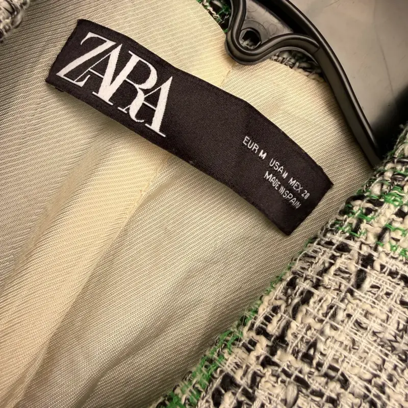 Blazer Zara talla M - 3