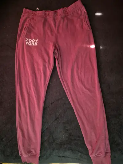 Conjunto deportivo Zoo York rojo para hombre - miniatura 2