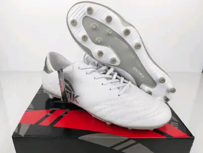 Zapatillas de futbol ultimas unidades - miniatura 1