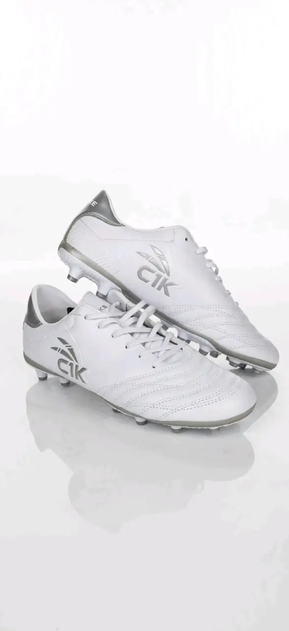 Zapatillas de futbol ultimas unidades - 3
