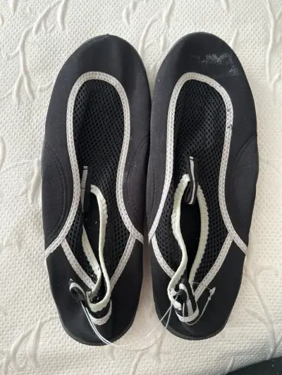 Zapatillas de Agua Negras para Playa - miniatura 1