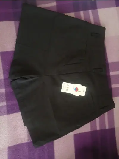 Falda plisada negra para mujer - miniatura 2