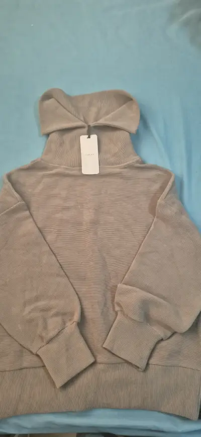Polerón Varley gris con cuello alto - miniatura 1