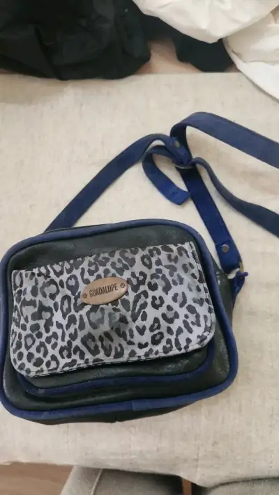 Bolso cruzado Guadalupe  animal print cuero - miniatura 1