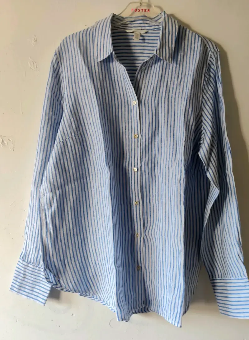 Camisa de rayas azul y blanca para mujer