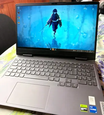 Notebook  Lenovo i7 13620 4060 RTX - miniatura 1