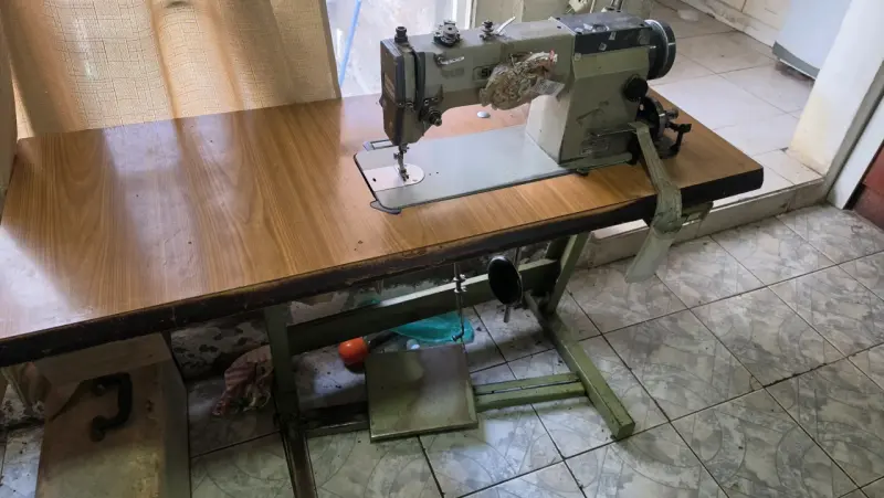 Máquina recta semi Industrial con Mesa - 2