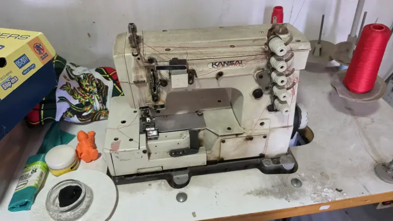 Máquina colleretera industrial Kansai usada - 1