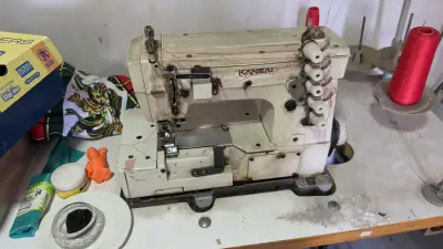 Máquina colleretera industrial Kansai usada - miniatura 1