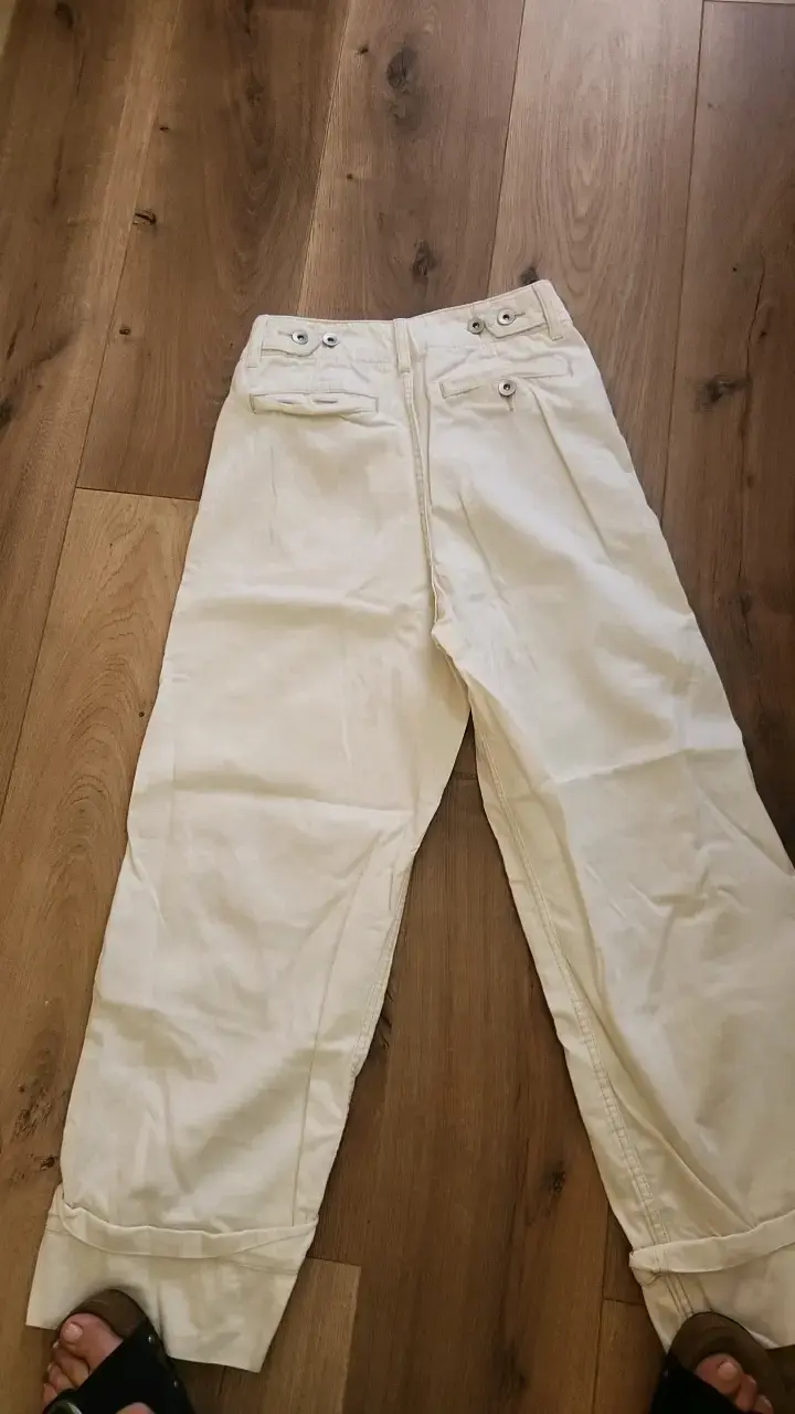 Pantalones beige Uniqlo de algodón - 2