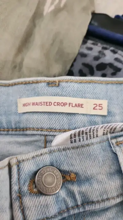 Jeans Levi's High Waisted Crop Flare Talla 25 - miniatura 2